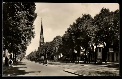 AK Berlin-Friedrichshagen, Bölschestrasse mit Kirche