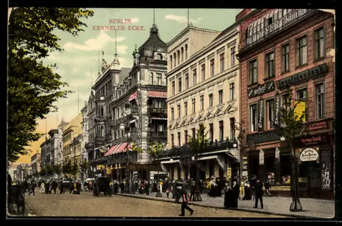 AK Berlin, Kranzler Ecke, Strassenszene mit Hotel und Geschäften