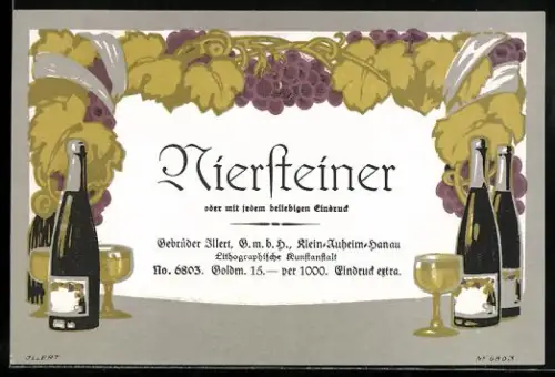 Getränkeetikett Niersteiner, Weinflaschen, Weingläser und Weintrauben