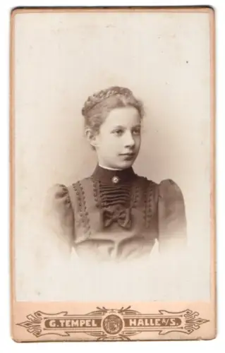 Fotografie Gustav Tempel, Halle a. S.., Obere Leipziger Strasse 71, Porträt einer jungen Frau