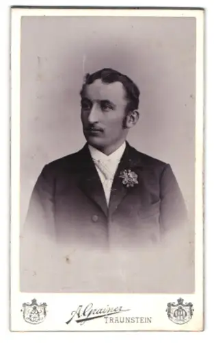 Fotografie Anton Grainer, Traunstein, Stadtplatz, Porträt eines eleganten Herrn