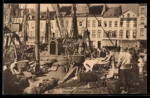 AK Ostende, Dechargement de la peche
