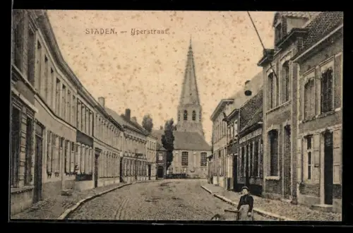 AK Staden, Yperstraat, Blick zur Kirche