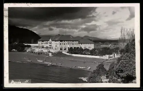 AK Pucón, Villa am Strand mit Ruderbooten