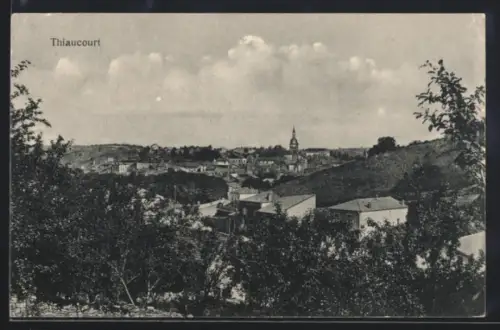 AK Thiaucourt, Panorama mit Kirchturm