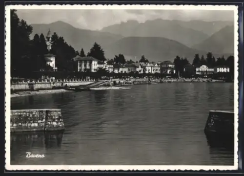 AK Baveno, Seepromenade mit Villen und Bergen