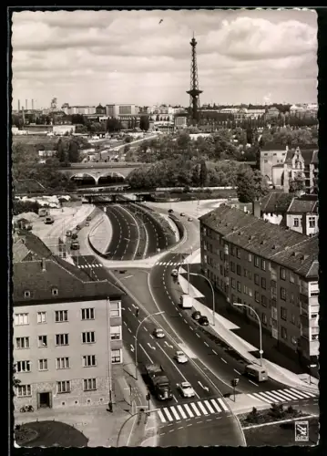 AK Berlin-Charlottenburg, Stadt-Autobahn Halenseestrasse mit Funkturm