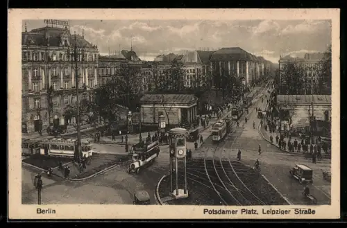 AK Berlin-Tiergarten, Strassenbahnen am Verkehrszentrum auf dem Potsdamer Platz