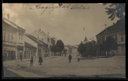 Foto-AK Kragujevac, Ortspartie mit Grünanlagen