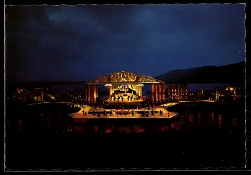 AK Bregenz, Festspiele 1968, Spiel auf dem See, Die lustige Witwe, Szenenbild, Uferkulisse