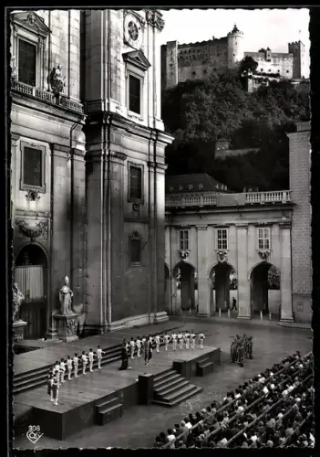 AK Salzburg, Jedermann-Aufführung vor dem Dom, Theaterszene