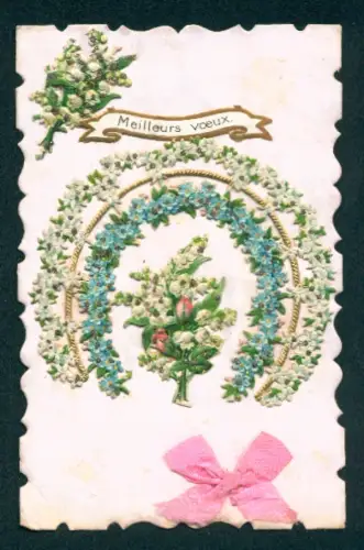 Oblaten-AK Blumenstrauss umgeben von Vergissmeinnicht mit rosafarbener Schleife