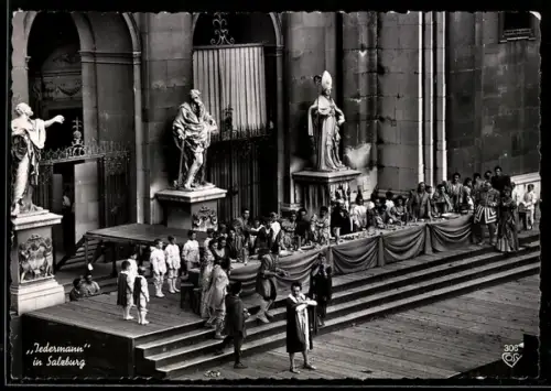 AK Salzburg, Jedermann-Aufführung vor dem Dom, Theaterszene