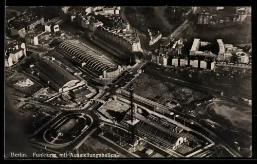 AK Berlin-Charlottenburg, Funkturm und Ausstellungshallen aus der Vogelschau