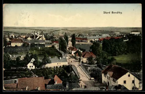 AK Stare Benatky, Ortsansicht mit umliegenden Feldern