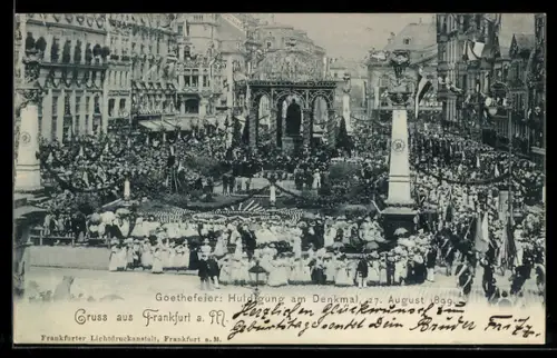 AK Frankfurt a. M., Goethefeier, Menschenmenge zur Huldigung am Denkmal am 27. August 1899