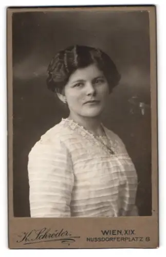 Fotografie Karl Schröder, Wien, Nussdorferplatz 8, Porträt einer Dame