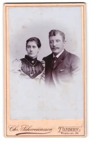 Fotografie Chr. Schwennesen, Tondern, Westerstr. 96, Porträt eines Paares