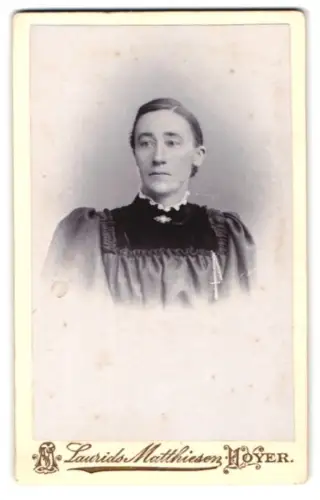 Fotografie Laurids Matthiesen, Hoyer, Elegantes Porträt einer Frau