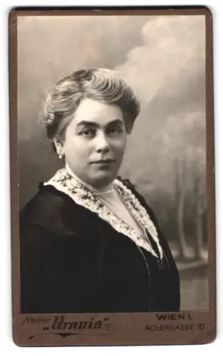 Fotografie Urania, Wien, Adlargasse 10, Porträt einer Dame