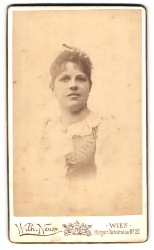 Fotografie Wilhelm Neuss, Wien, Margaretenstrasse 22, Porträt einer jungen Frau