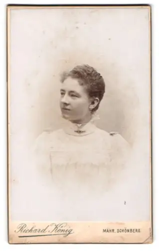 Fotografie Richard König, Mähr. Schönberg, Bahnhofstrasse 631, Porträt einer Frau