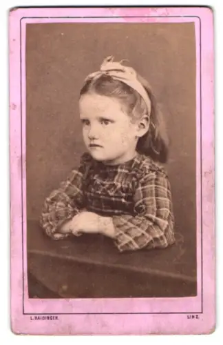 Fotografie L. Haidinger, Linz, Graben 21, Porträt eines jungen Mädchens