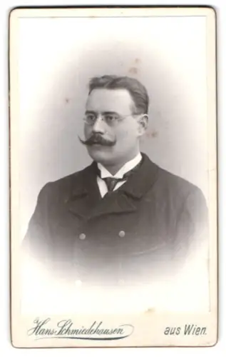 Fotografie Hans Schmiedehausen, Wien, Porträt eines eleganten Herrn