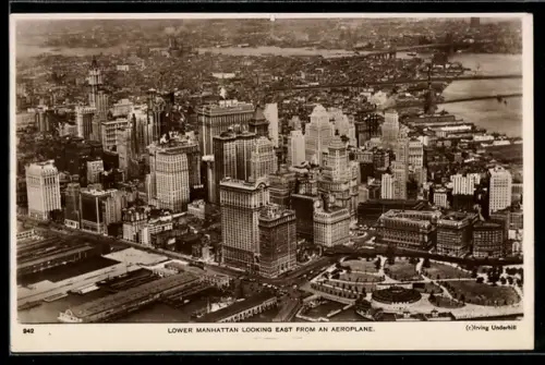 AK New York, Lower Manhattan looking East from an Aeroplane