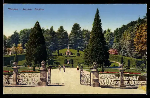 AK Varese, Giardino Pubblico con cancelli decorativi e visitatori in passeggiata