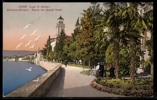 AK Gardone-Riviera /Lago di Garda, Parco del Grand Hotel con passeggiata elegante