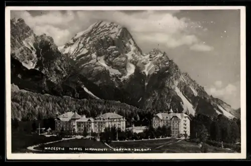 AK Cortina d`Ampezzo, Majestic Hotel Miramonti con Dolomiti sullo sfondo
