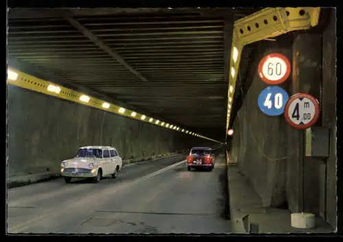 AK Gran S. Bernardo, Traforo, Interno del tunnel con auto in transito