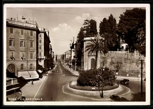 AK Roma, Via Nazionale con automobili e edifici storici