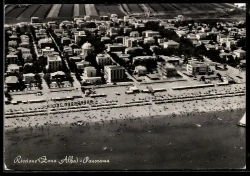AK Riccione /Zona Alba, Panorama della spiaggia e edifici lungo la costa