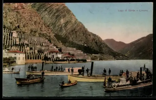 AK Limone /Lago di Garda, Vista delle barche sul lago con montagna sullo sfondo