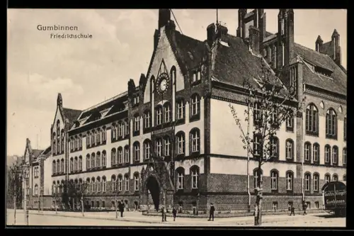 AK Gumbinnen, Strasseneck an der Friedrichschule