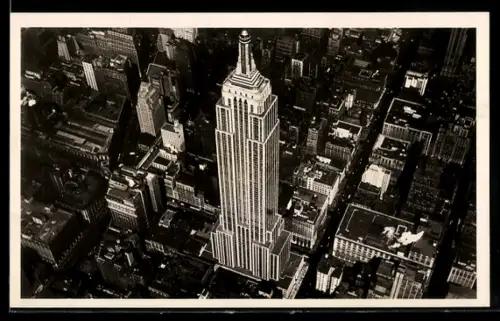 AK New York, NY, Empire State Building from the Air