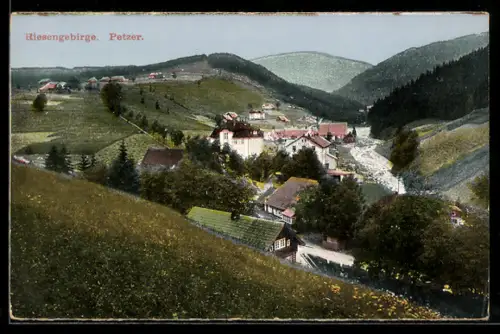 AK Petzer, Blick auf das Dorf im Riesengebirge