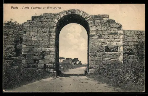AK Pesto, Porta d`entrata ai monumenti