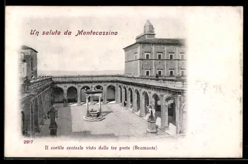 AK Montecassino, Il cortile centrale visto dalle tre porte