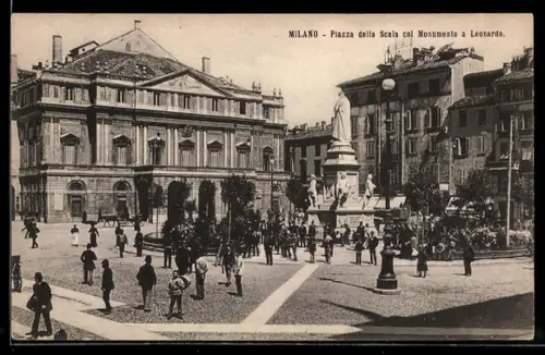 AK Milano, Piazza della Scala co Mon. a Leonardo da Vinci