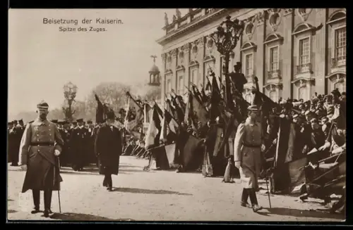 AK Potsdam, Beisetzung von Kaiserin Auguste Victoria von Preussen - Spitze des Zuges