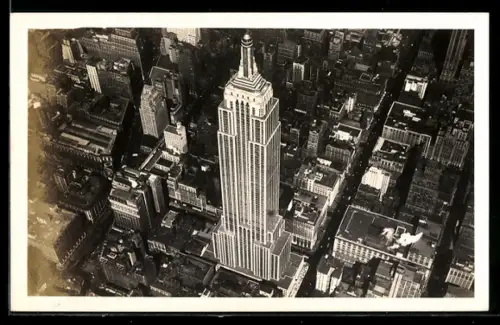 AK New York, NY, Empire State Building from the Air