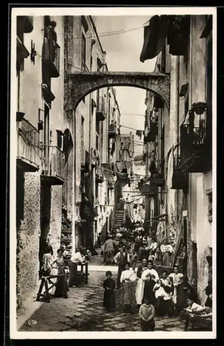 AK Neapel, Gassenleben