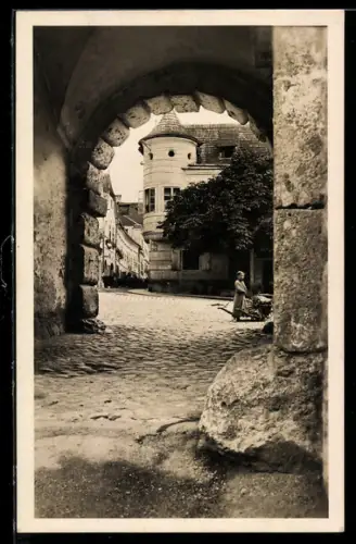 AK Steyr, Am Grünmarkt, Strassenpartie mit Tor
