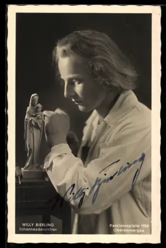 AK Oberammergau, Passionsspiele 1934, Willy Bierling, Johannesdarsteller mit Madonnenstatue