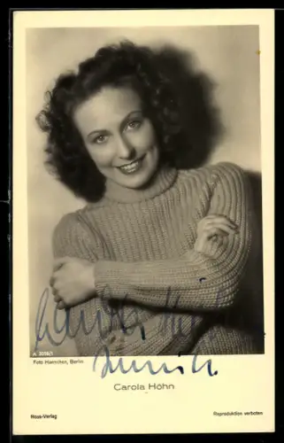AK Schauspielerin Carola Höhn freundlich im Pullover