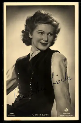 AK Schauspielerin Carsta Löck lächelnd