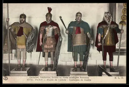 AK Paris, Musée de l`Armée, Cavalier, Centurion, Soldat romains